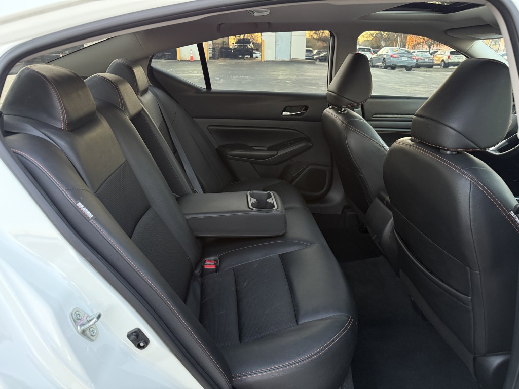 2022 Nissan Altima Image 28