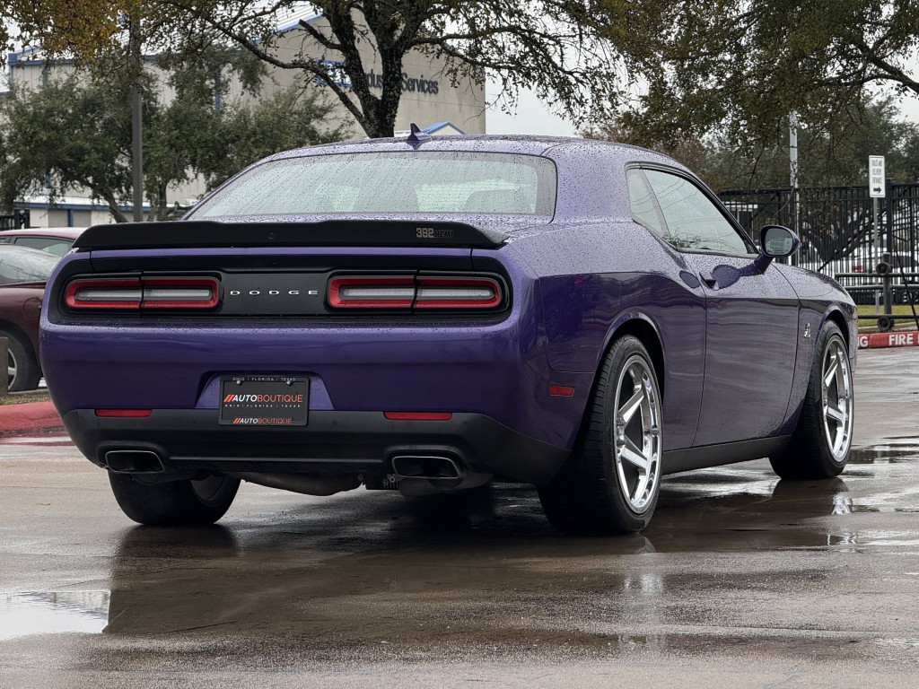 2016 Dodge Challenger Image 9