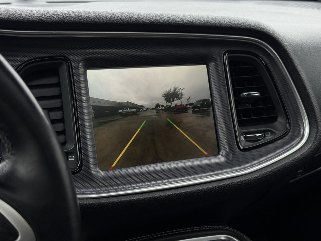 2016 Dodge Challenger Image 25