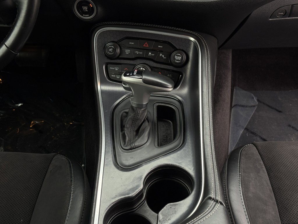 2016 Dodge Challenger Image 26