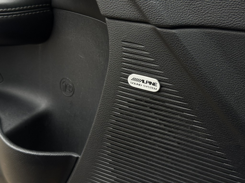 2016 Dodge Challenger Image 30