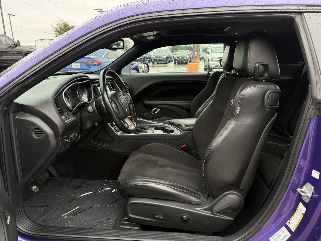 2016 Dodge Challenger Image 33