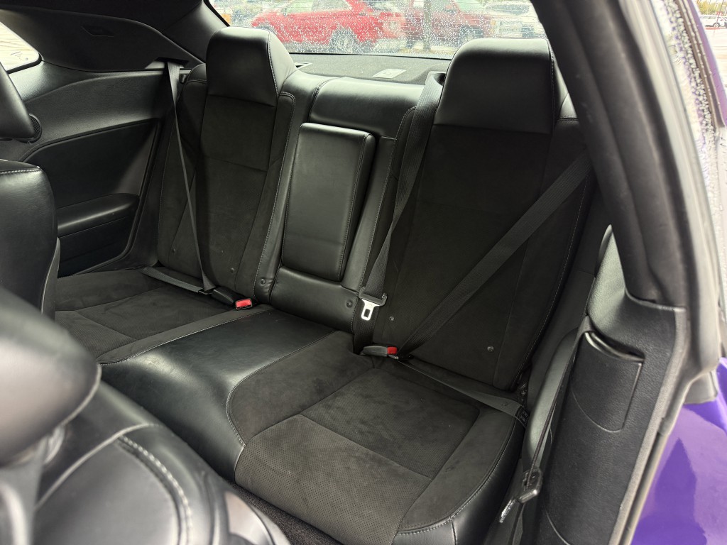 2016 Dodge Challenger Image 35
