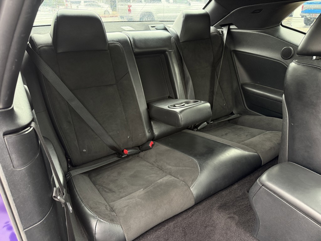 2016 Dodge Challenger Image 37