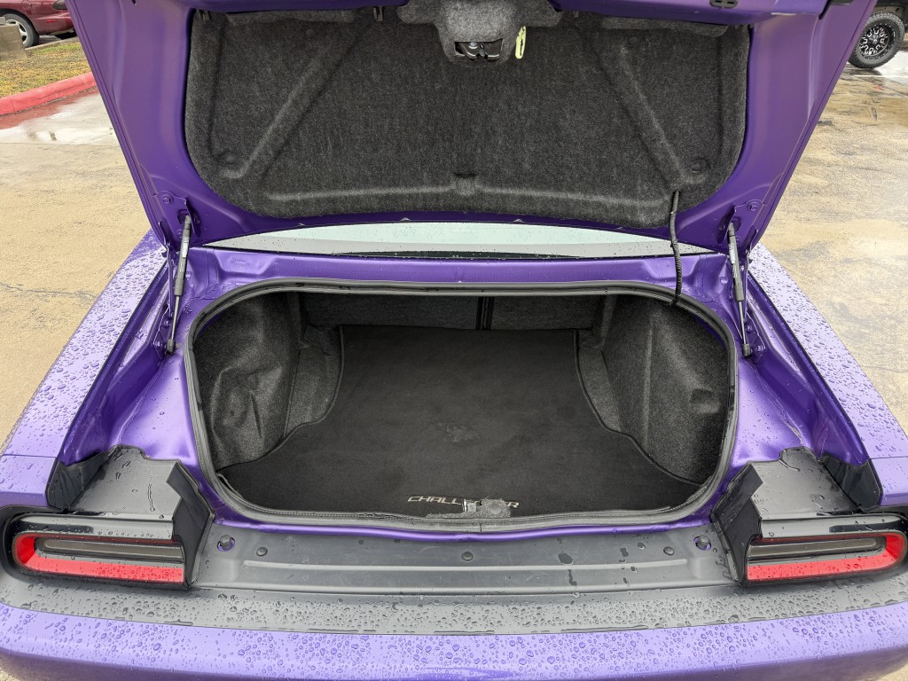 2016 Dodge Challenger Image 38