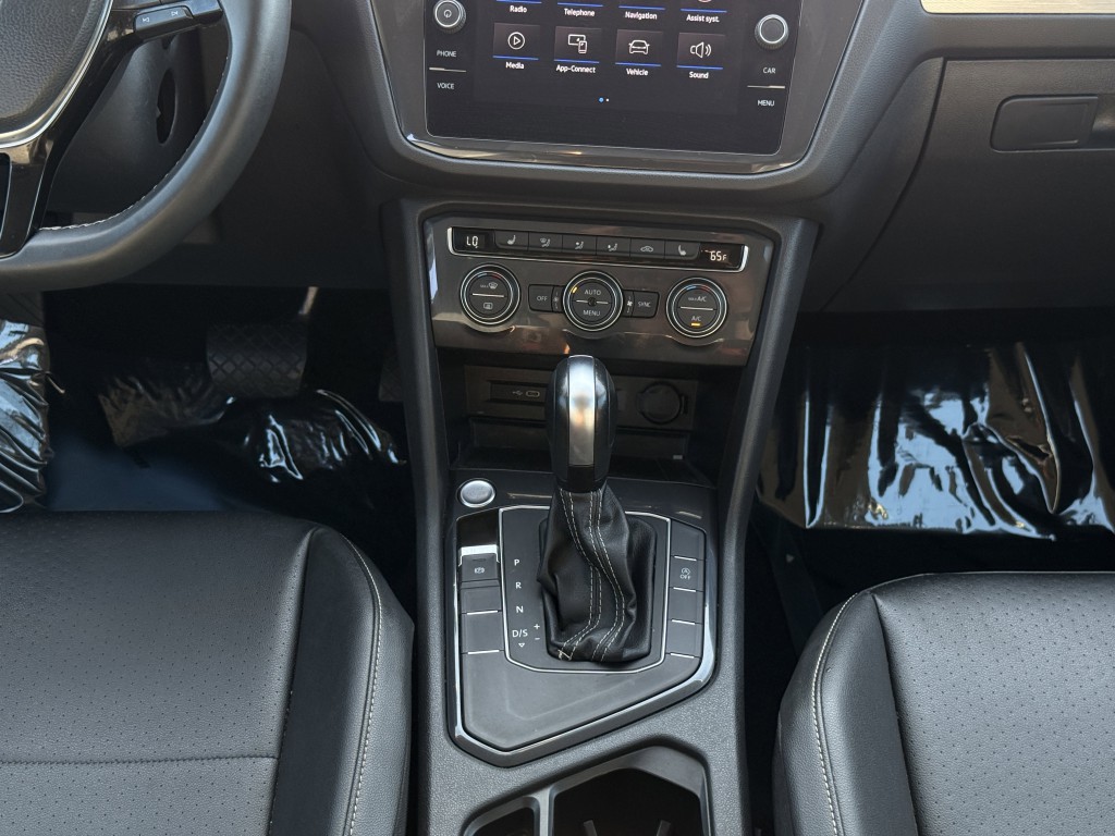 2021 Volkswagen Tiguan Image 24
