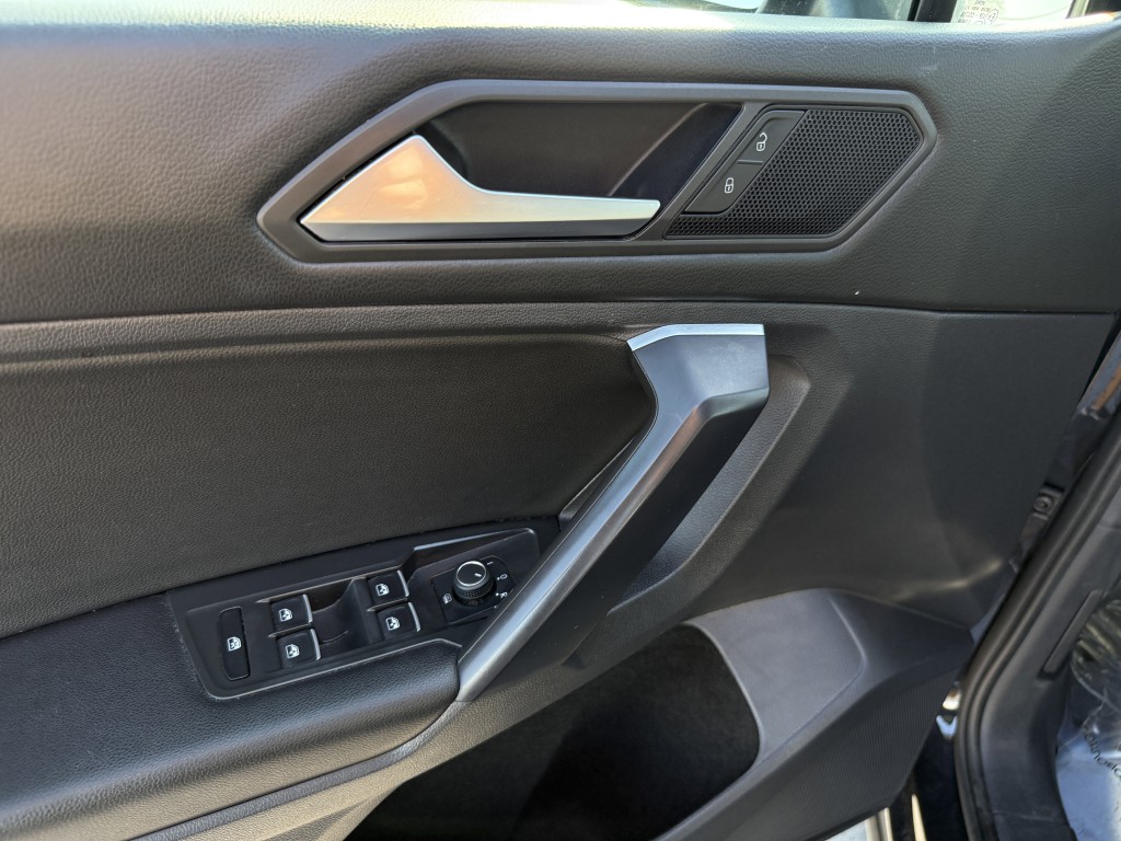 2021 Volkswagen Tiguan Image 25