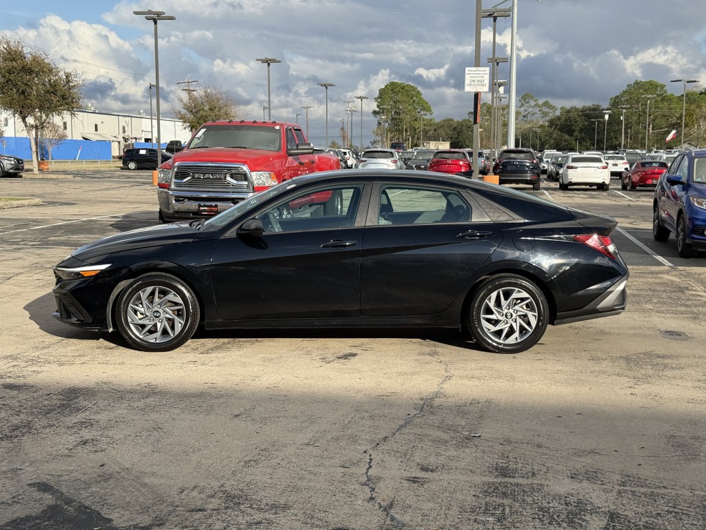 2024 Hyundai Elantra Image 10
