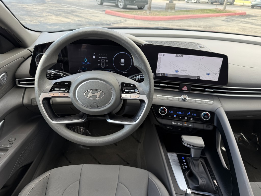 2024 Hyundai Elantra Image 15