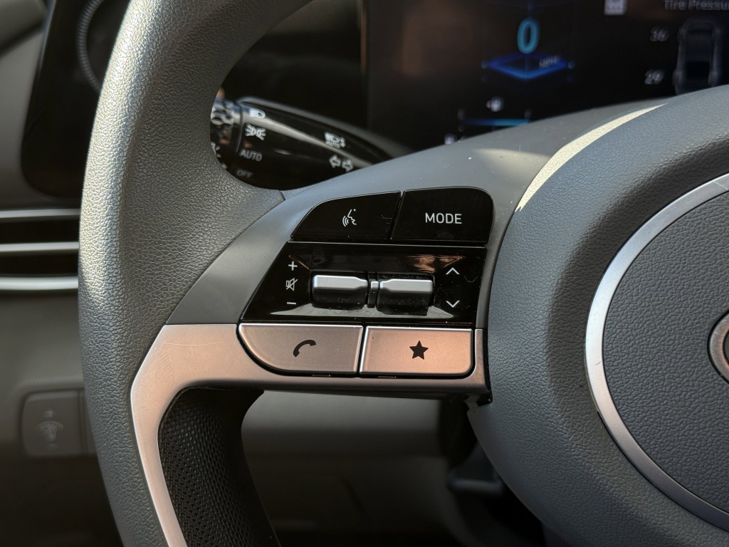 2024 Hyundai Elantra Image 17