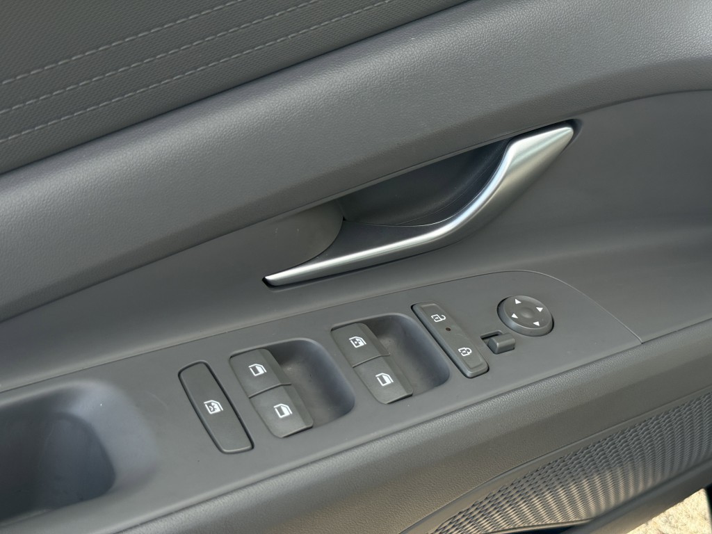 2024 Hyundai Elantra Image 25