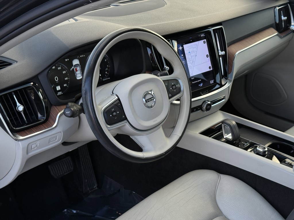 2022 Volvo S60 Image 13