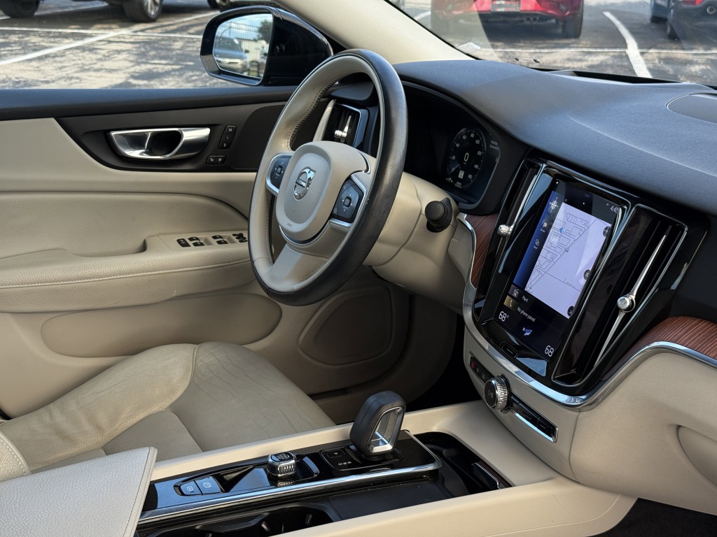 2022 Volvo S60 Image 14