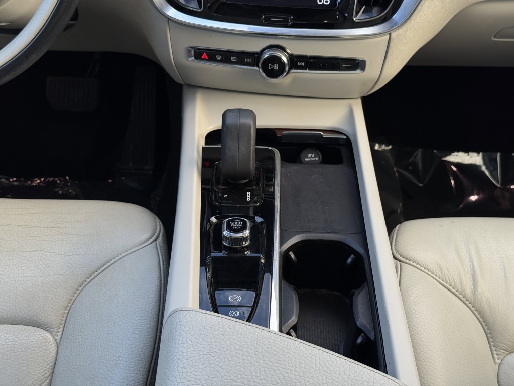 2022 Volvo S60 Image 23