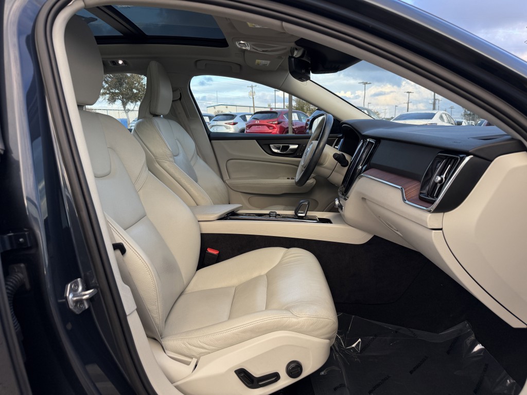 2022 Volvo S60 Image 30