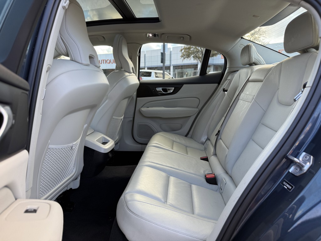 2022 Volvo S60 Image 32