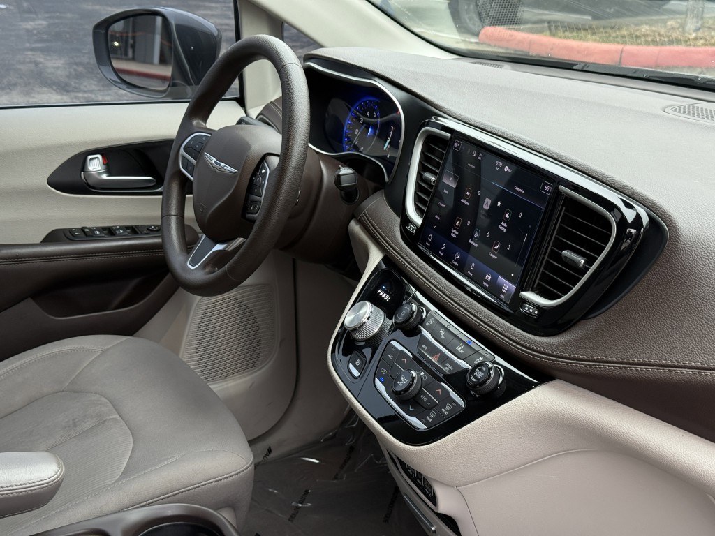2021 Chrysler Pacifica Image 14