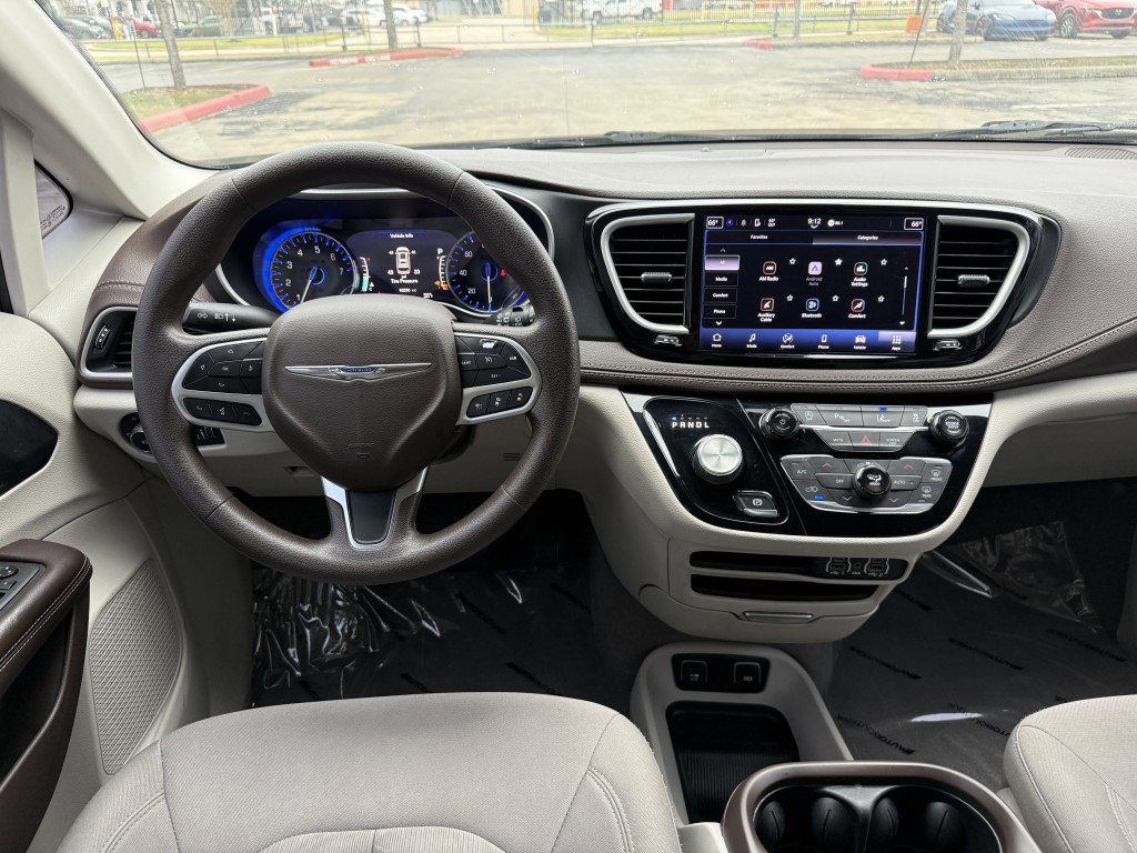 2021 Chrysler Pacifica Image 15