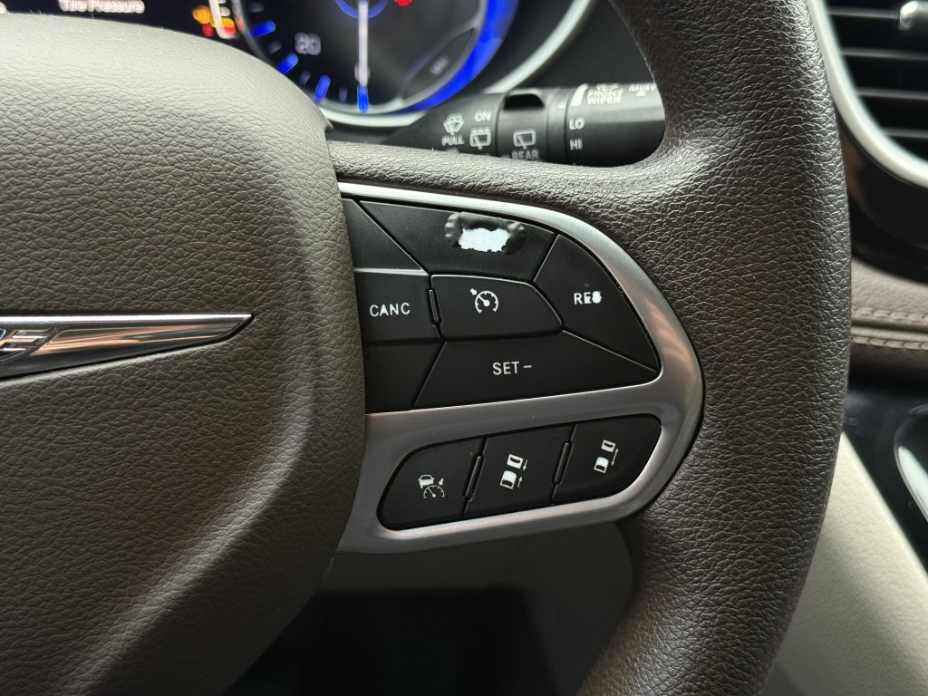 2021 Chrysler Pacifica Image 18