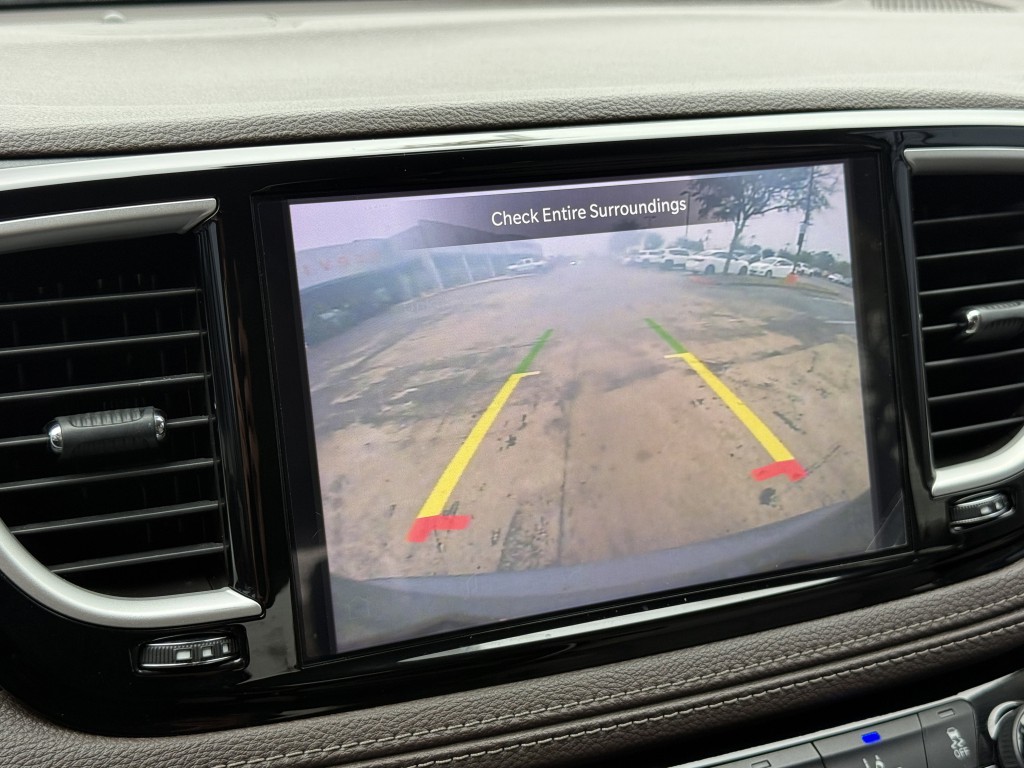 2021 Chrysler Pacifica Image 23