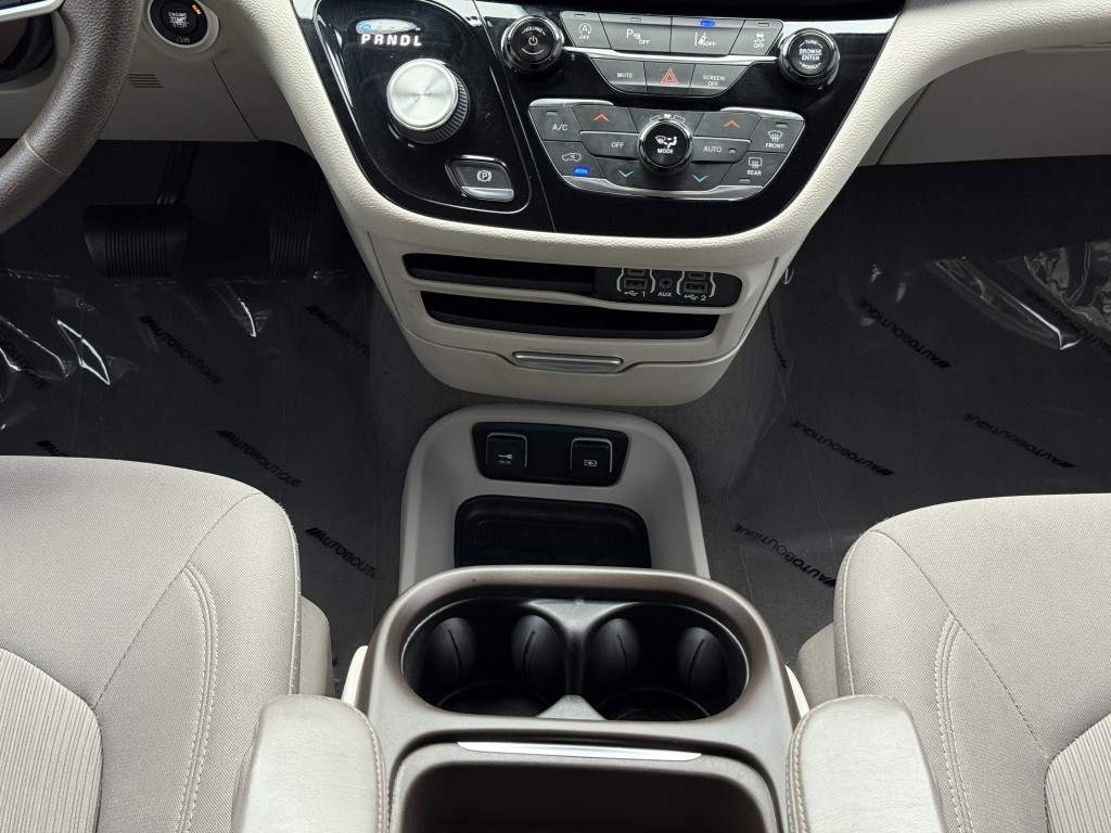 2021 Chrysler Pacifica Image 25