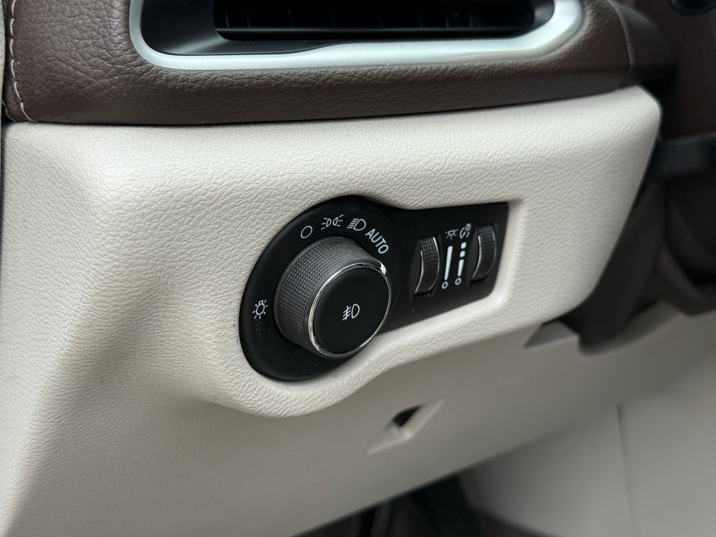 2021 Chrysler Pacifica Image 27