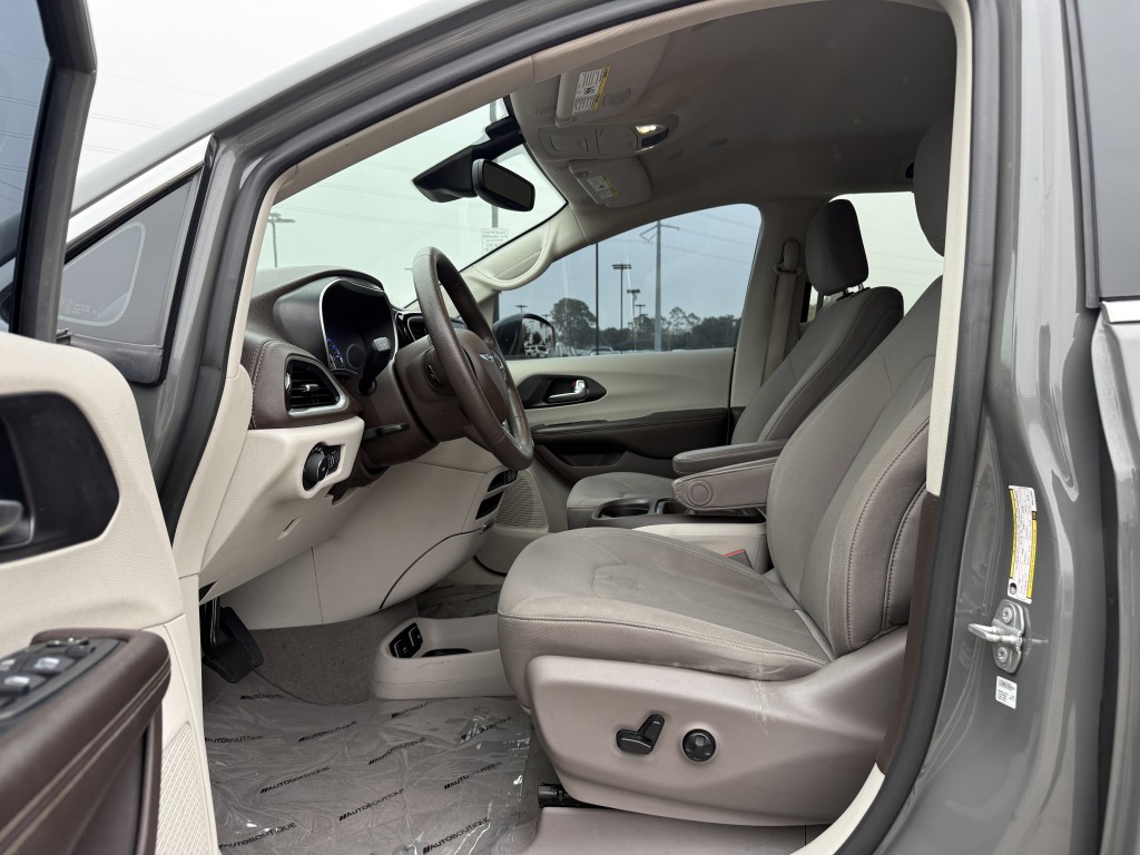 2021 Chrysler Pacifica Image 28