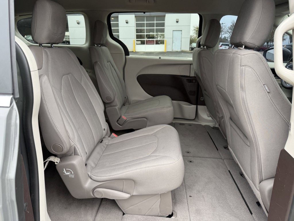 2021 Chrysler Pacifica Image 31