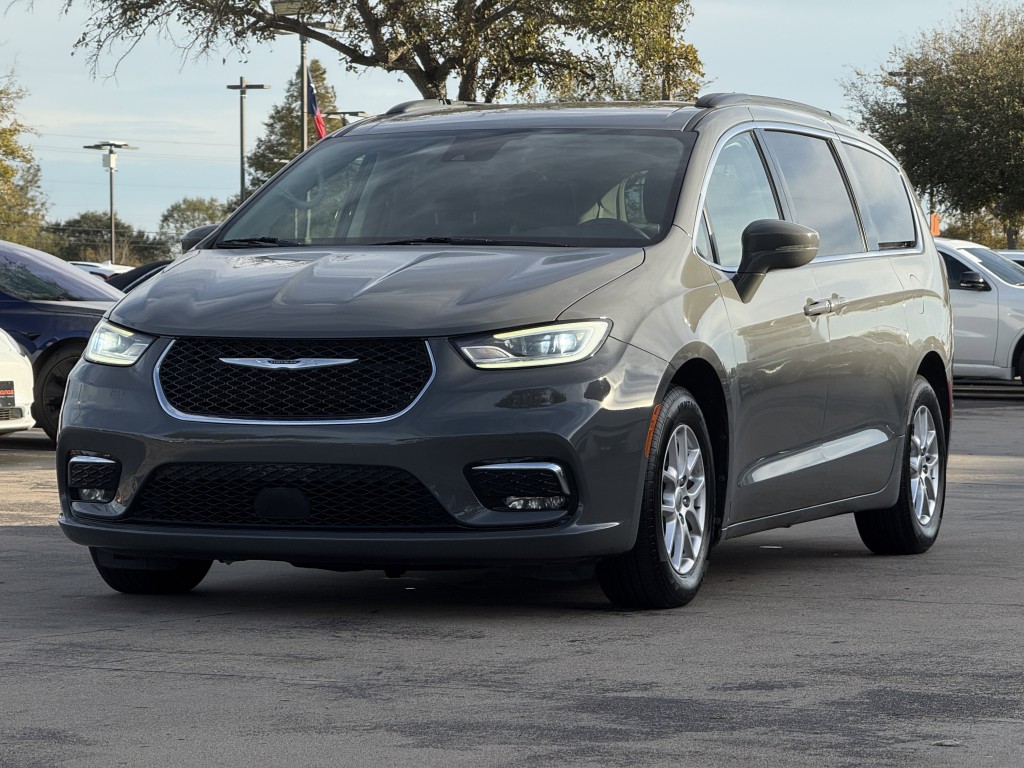 2022 Chrysler Pacifica Image 5