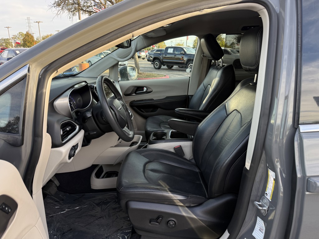 2022 Chrysler Pacifica Image 27