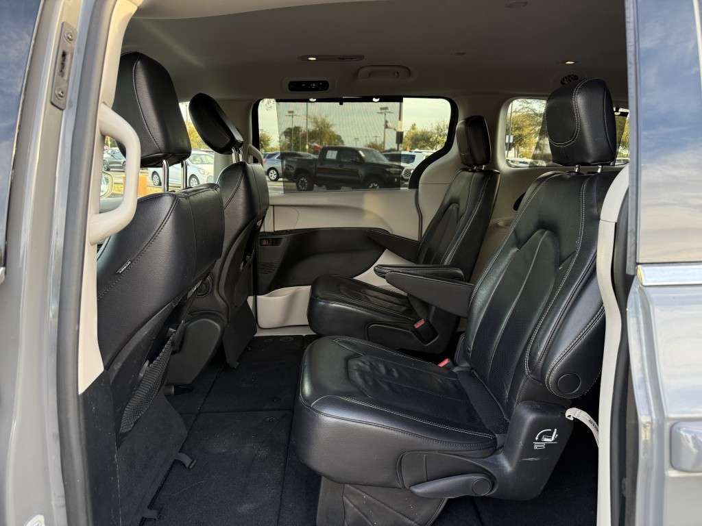 2022 Chrysler Pacifica Image 31