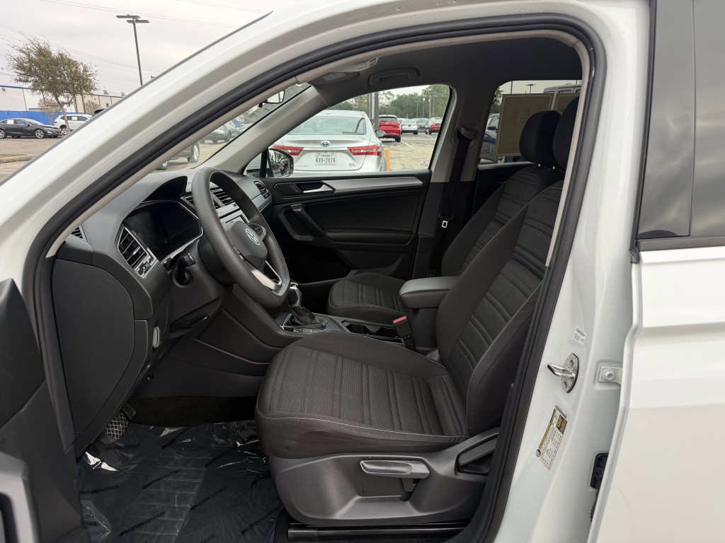 2023 Volkswagen Tiguan Image 25