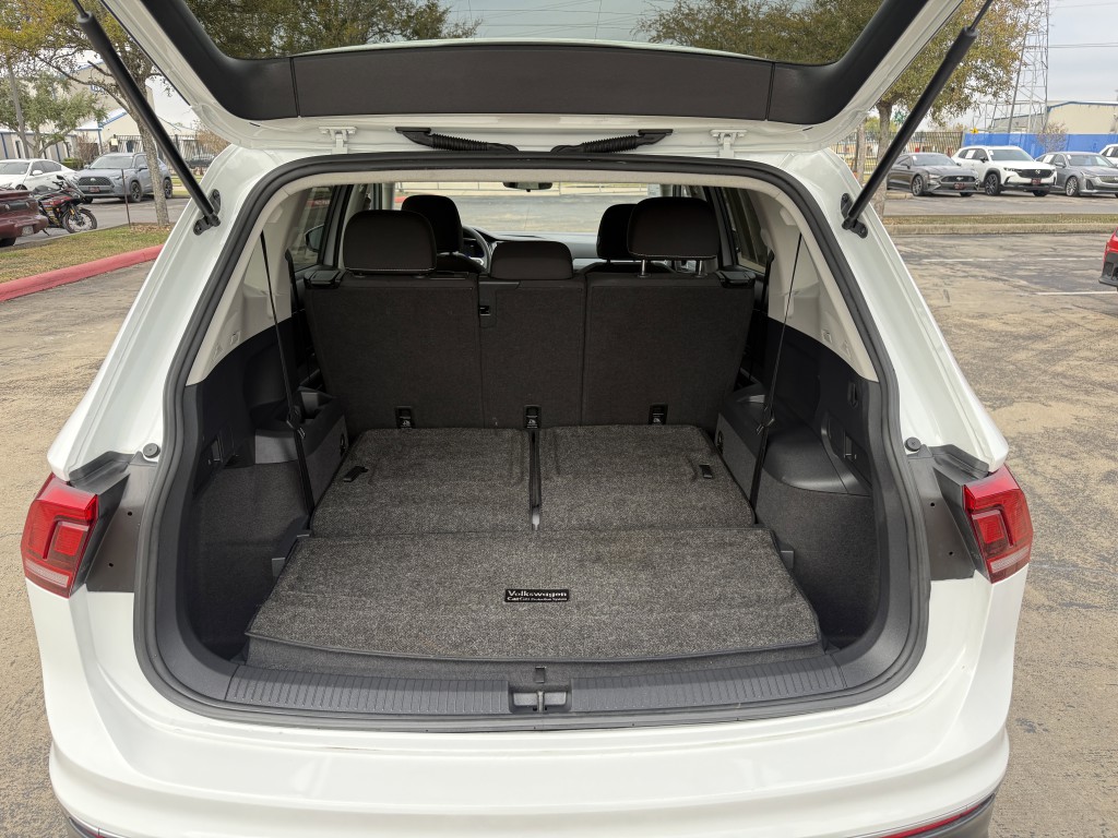 2023 Volkswagen Tiguan Image 32