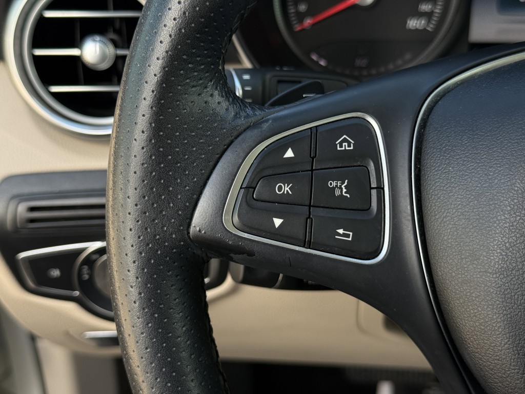 2018 Mercedes-Benz GLC-Class Image 17