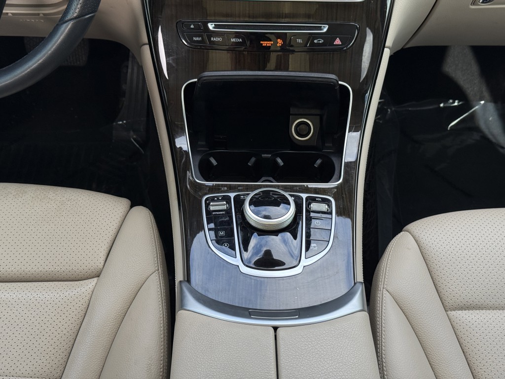 2018 Mercedes-Benz GLC-Class Image 25