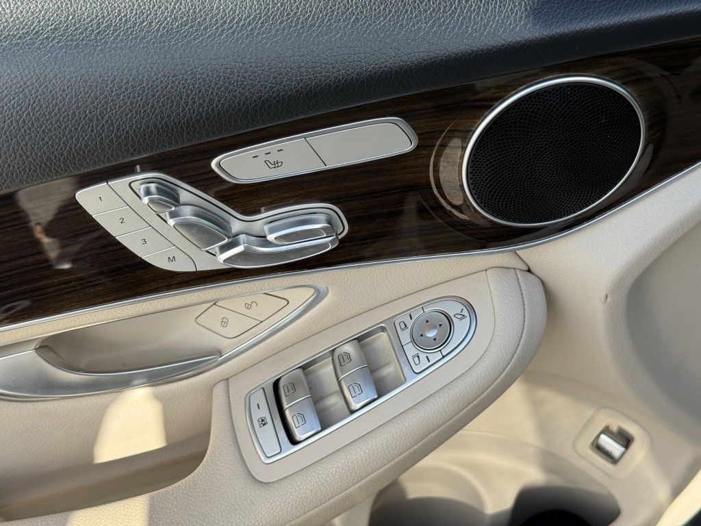 2018 Mercedes-Benz GLC-Class Image 27