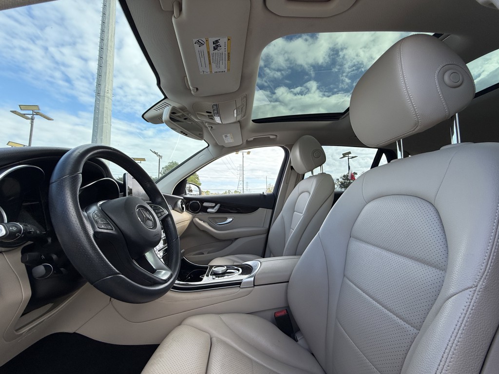 2018 Mercedes-Benz GLC-Class Image 31