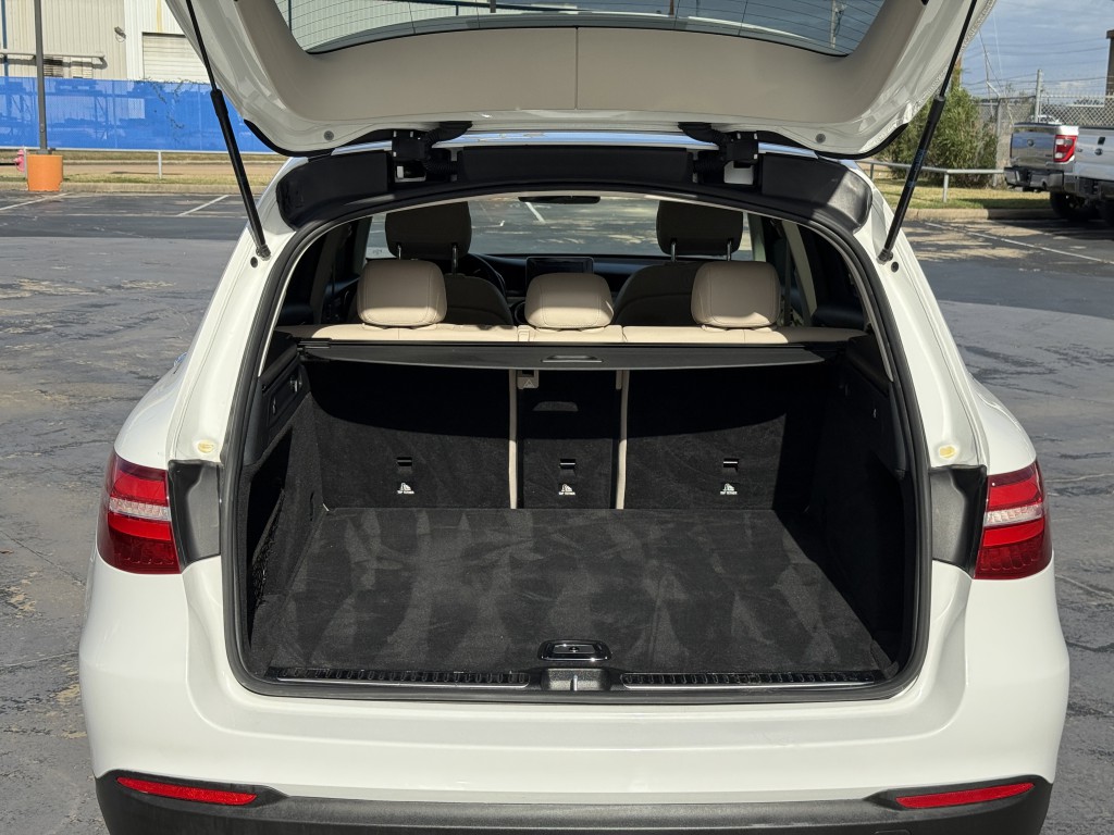 2018 Mercedes-Benz GLC-Class Image 37