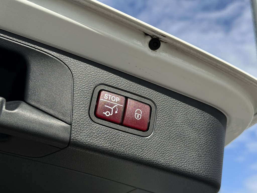 2018 Mercedes-Benz GLC-Class Image 38