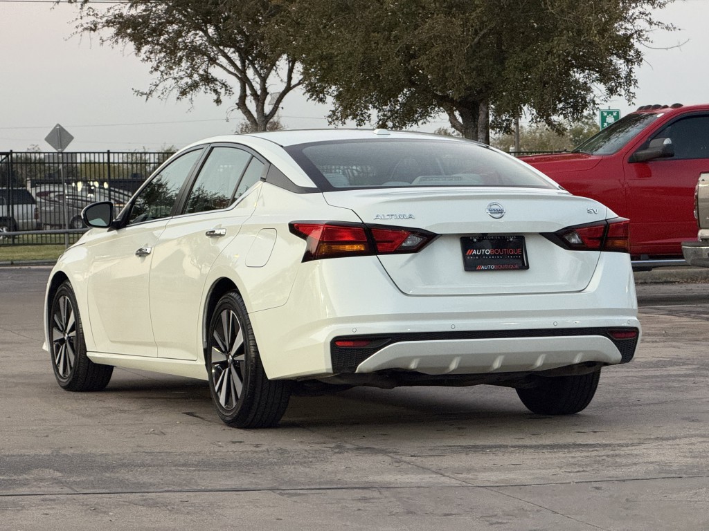 2022 Nissan Altima Image 8