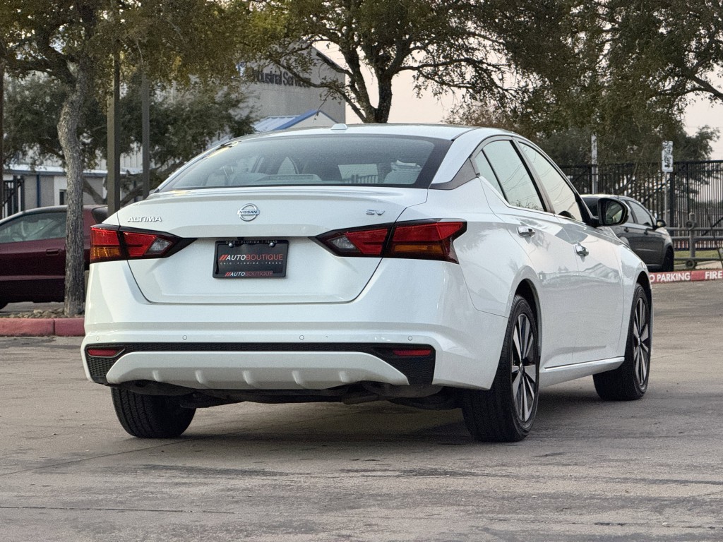2022 Nissan Altima Image 9