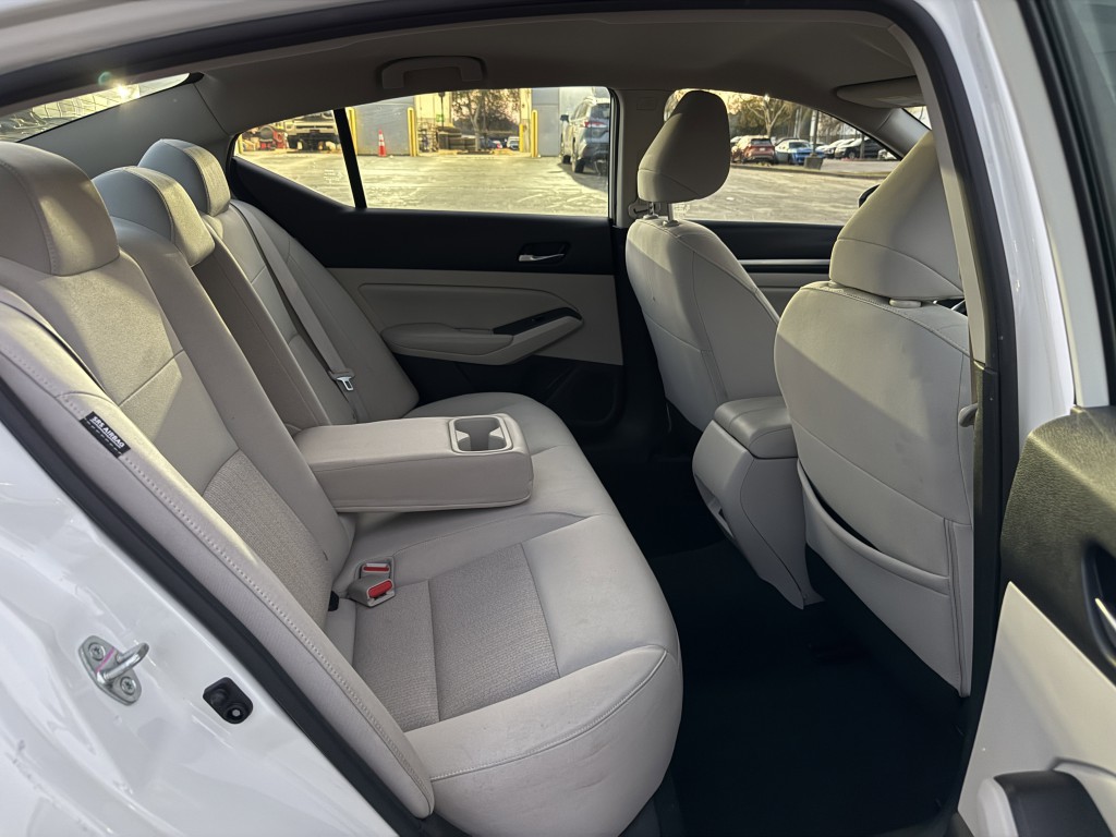 2022 Nissan Altima Image 27
