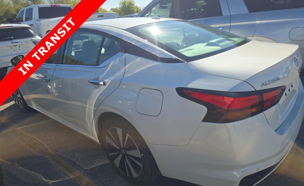 2022 Nissan Altima Image 7