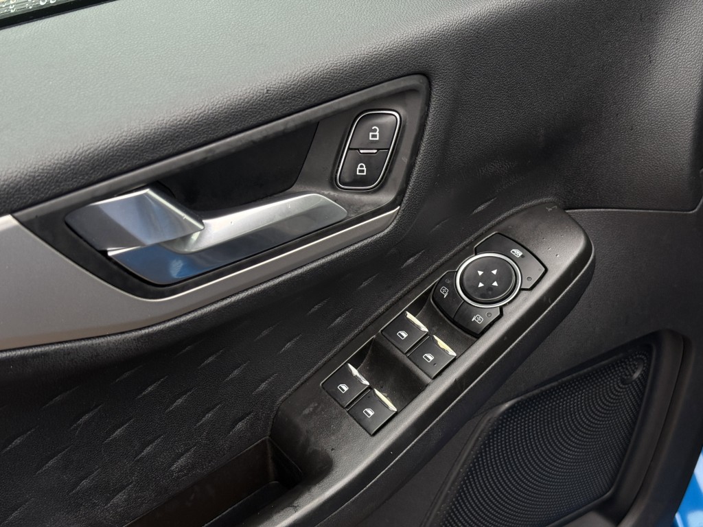 2020 Ford Escape Image 24