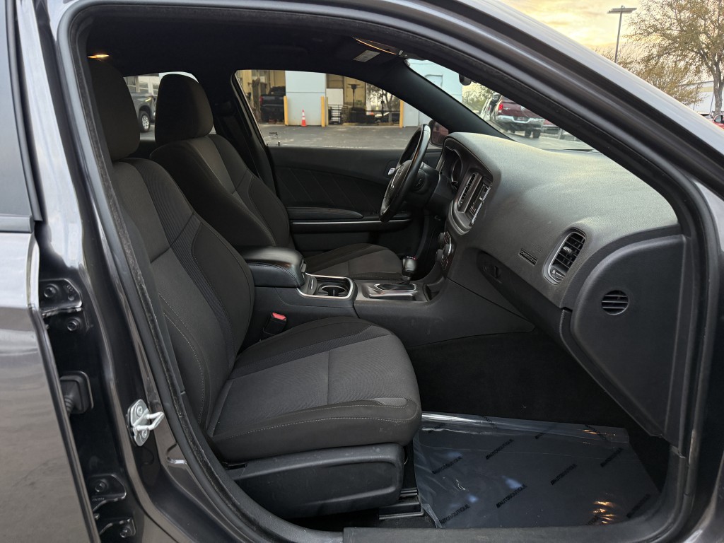 2022 Dodge Charger Image 25