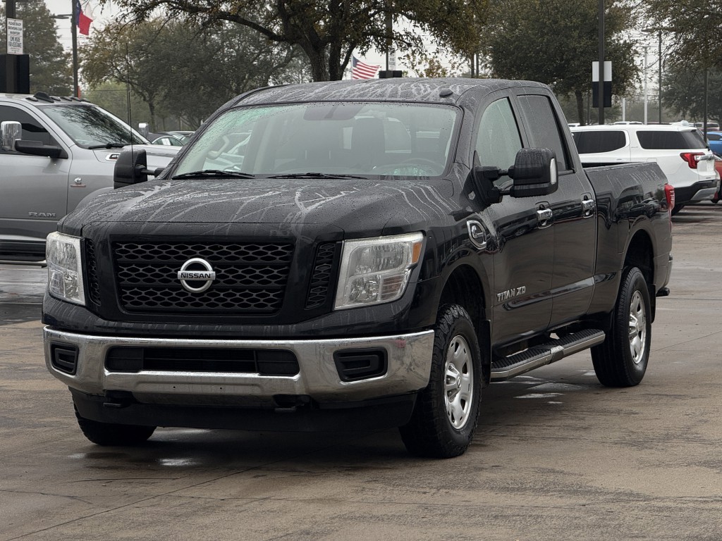 2019 Nissan Titan Image 5