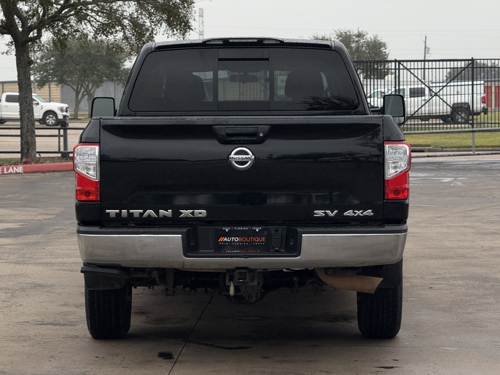 2019 Nissan Titan Image 8