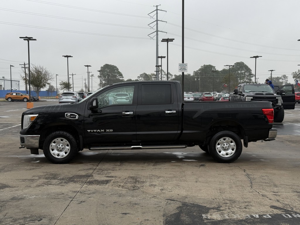 2019 Nissan Titan Image 11