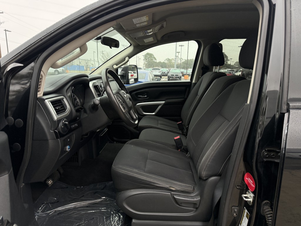 2019 Nissan Titan Image 25