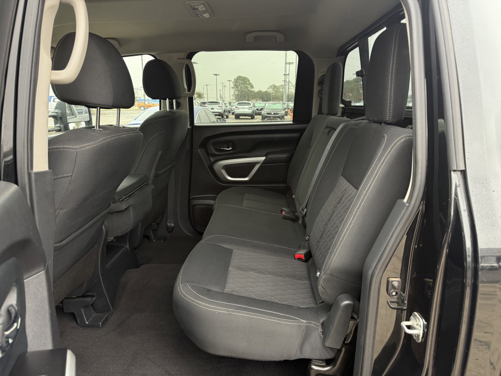 2019 Nissan Titan Image 28